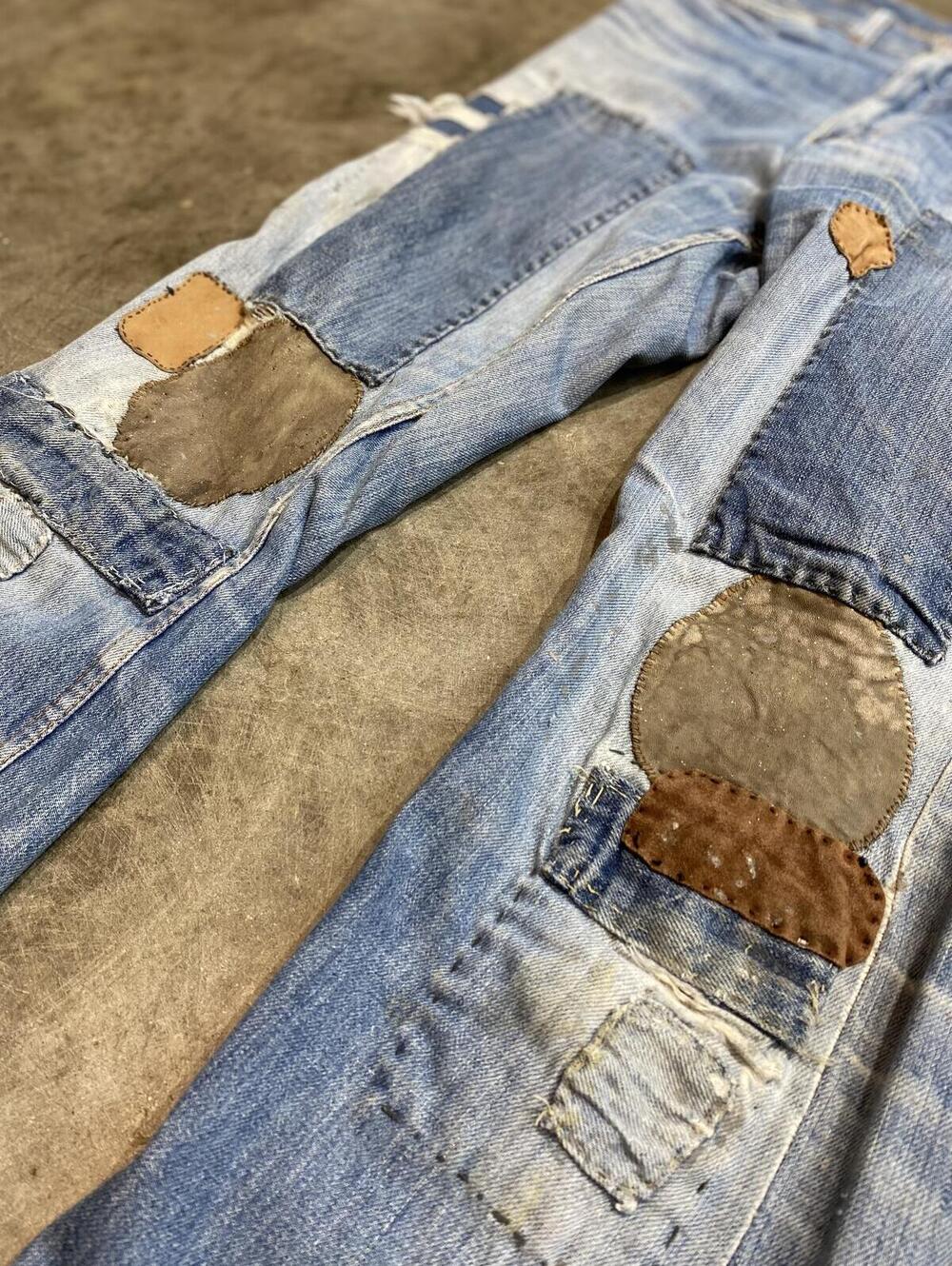 W31 Vintage 70s Levis custom patched hippie bellbottoms - Picture 3 of 14
